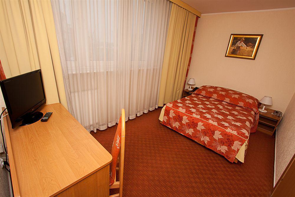 Hotel Gromada Poznań Buitenkant foto
